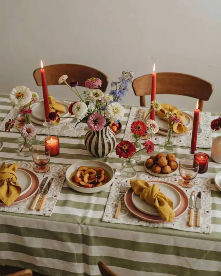 Tablescape Ideas for Spring Entertaining | Easy Floral Arrangements